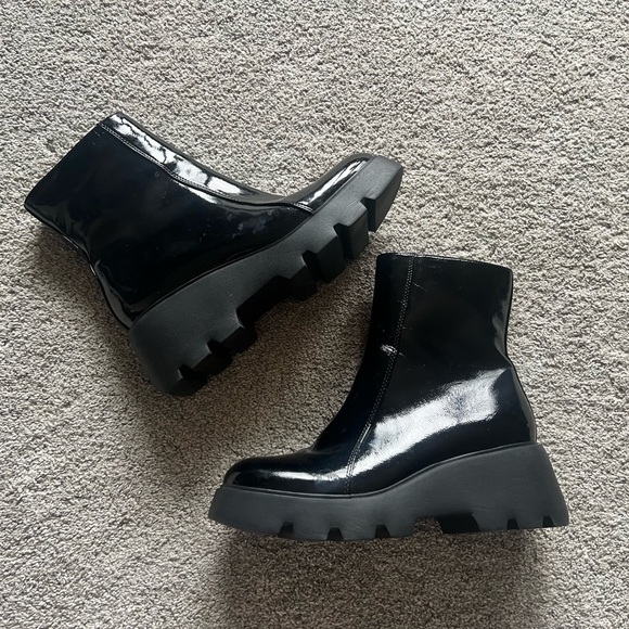 Naked Feet Size 8 Xenus Black Patent Leather Boots Zip-Up Ankle Boots Platform - Picture 1 of 6